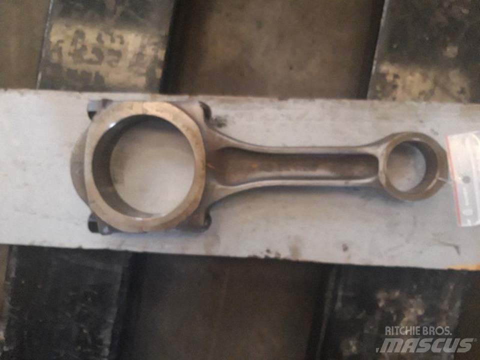 CAT 826C Motorji