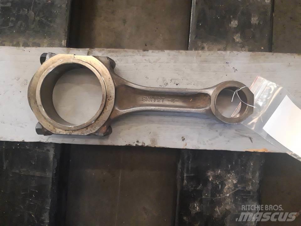 CAT 826C Motorji