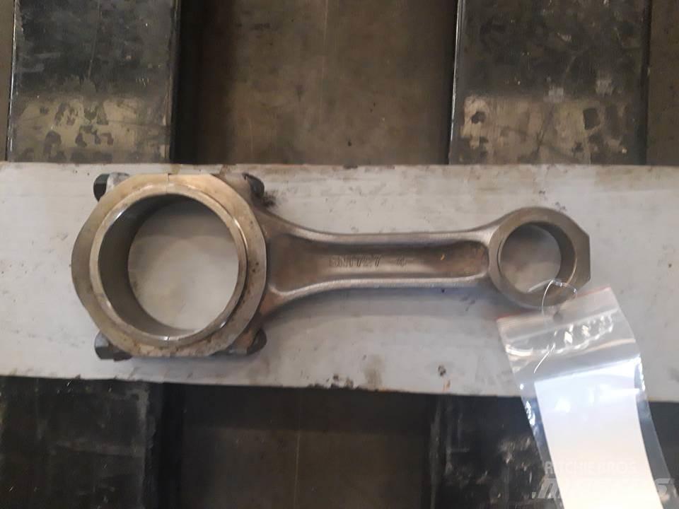 CAT 826C Motorji