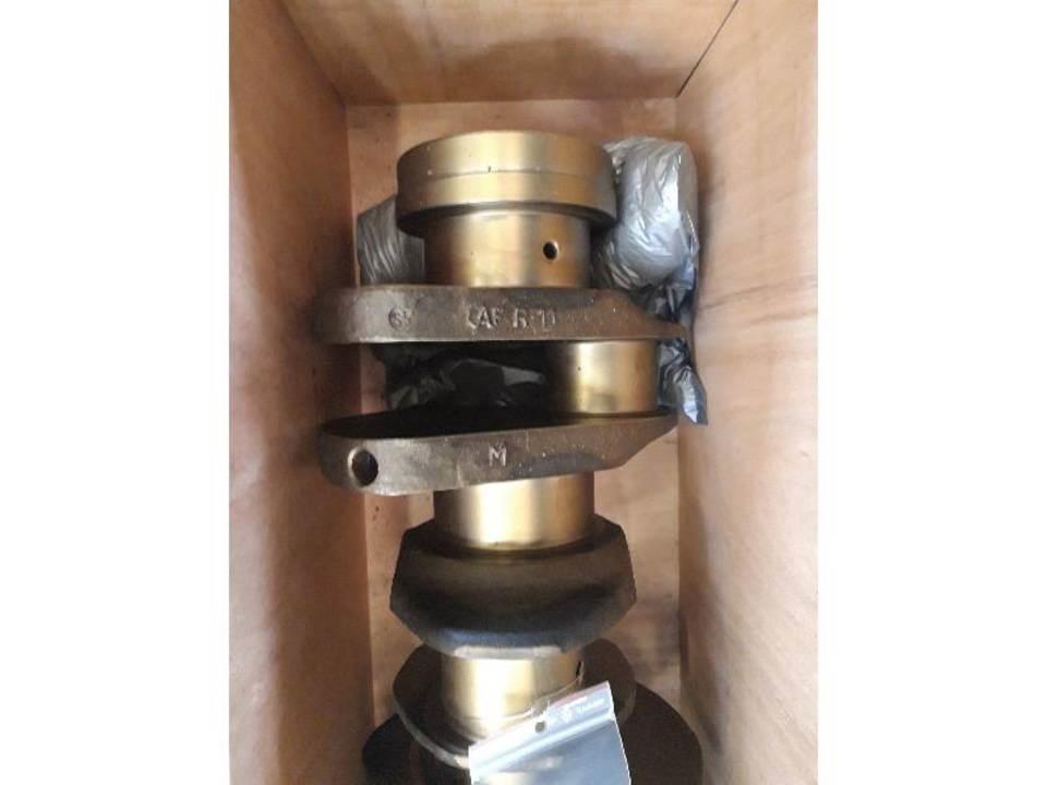 CAT 826G Motorji