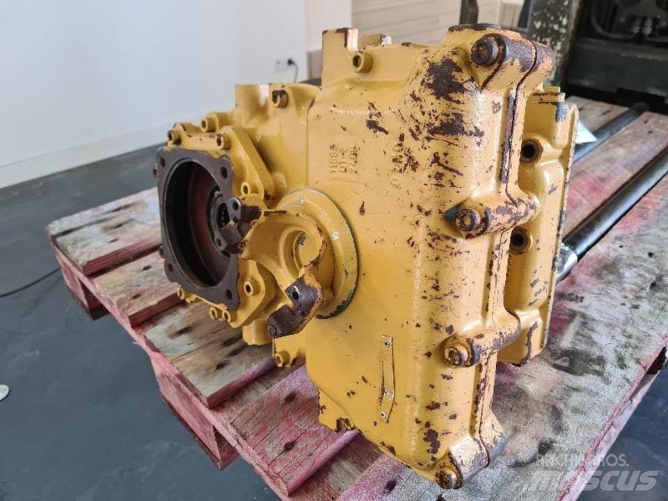 CAT 906H Menjalnik