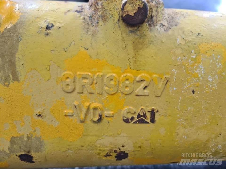 CAT 928F Menjalnik