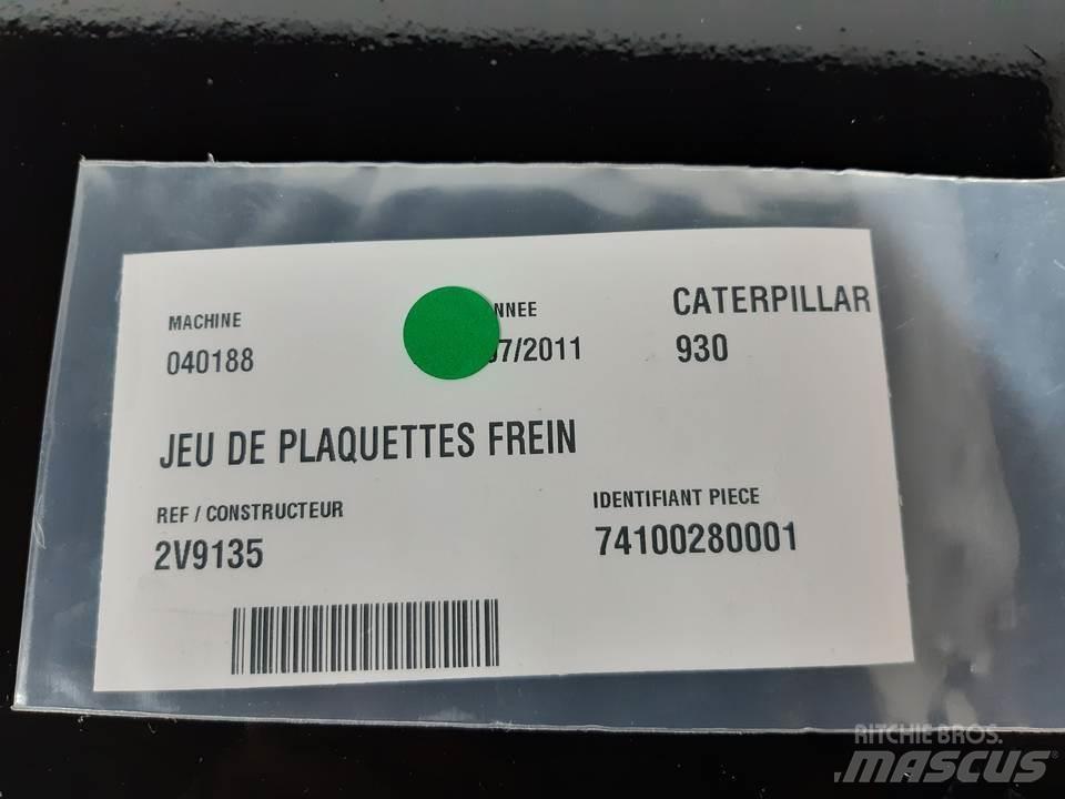 CAT 930 Gosenice