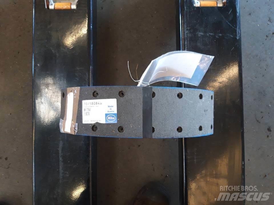 CAT 950 Gosenice