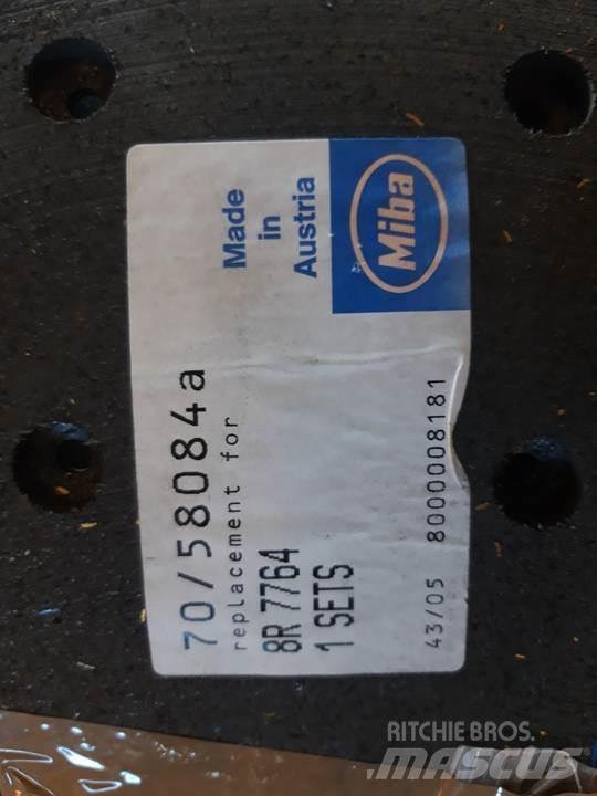 CAT 950 Gosenice