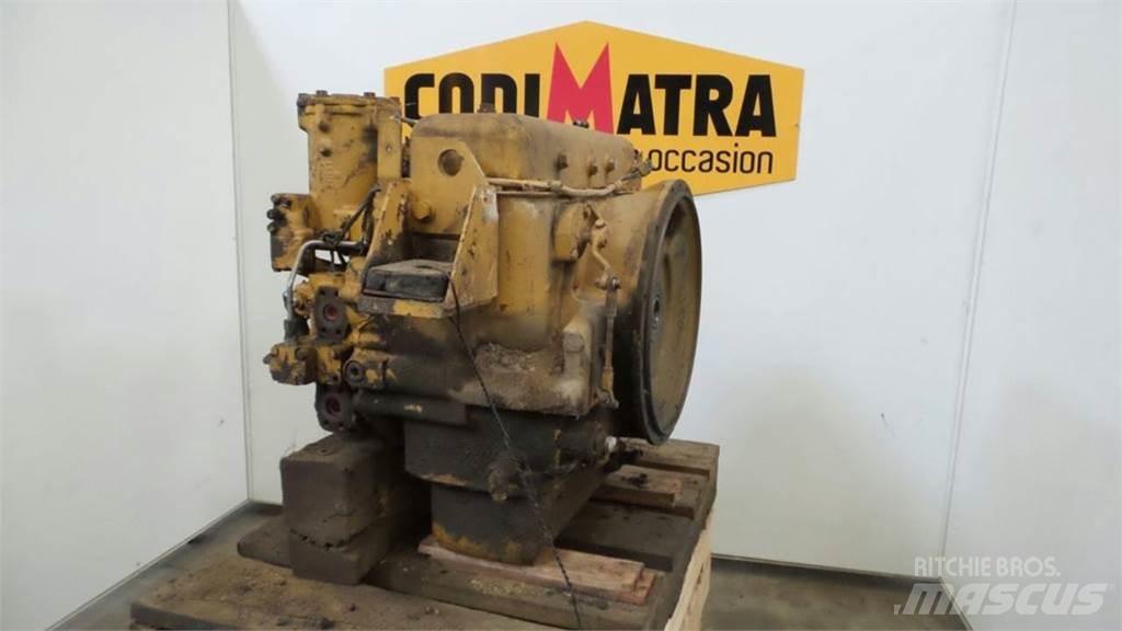 CAT 953 Menjalnik