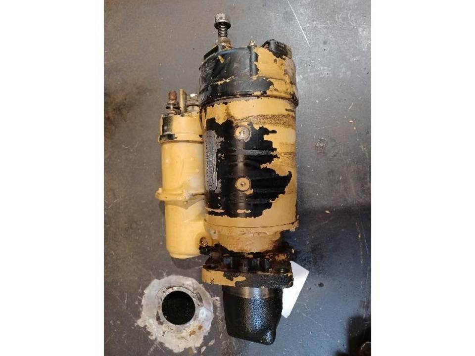 CAT 953C Motorji