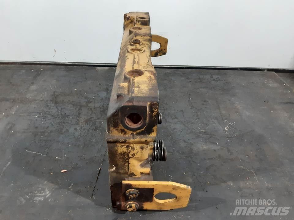 CAT 963 Motorji