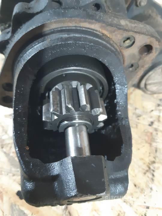 CAT 963B Motorji