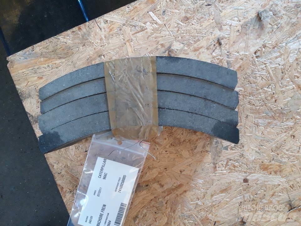 CAT 966C Gosenice
