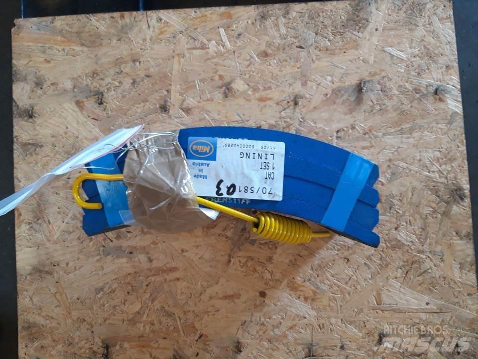 CAT 966D Gosenice