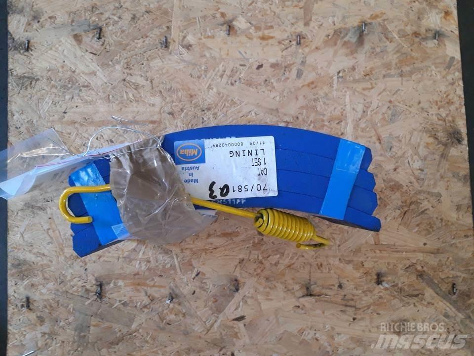 CAT 966D Gosenice