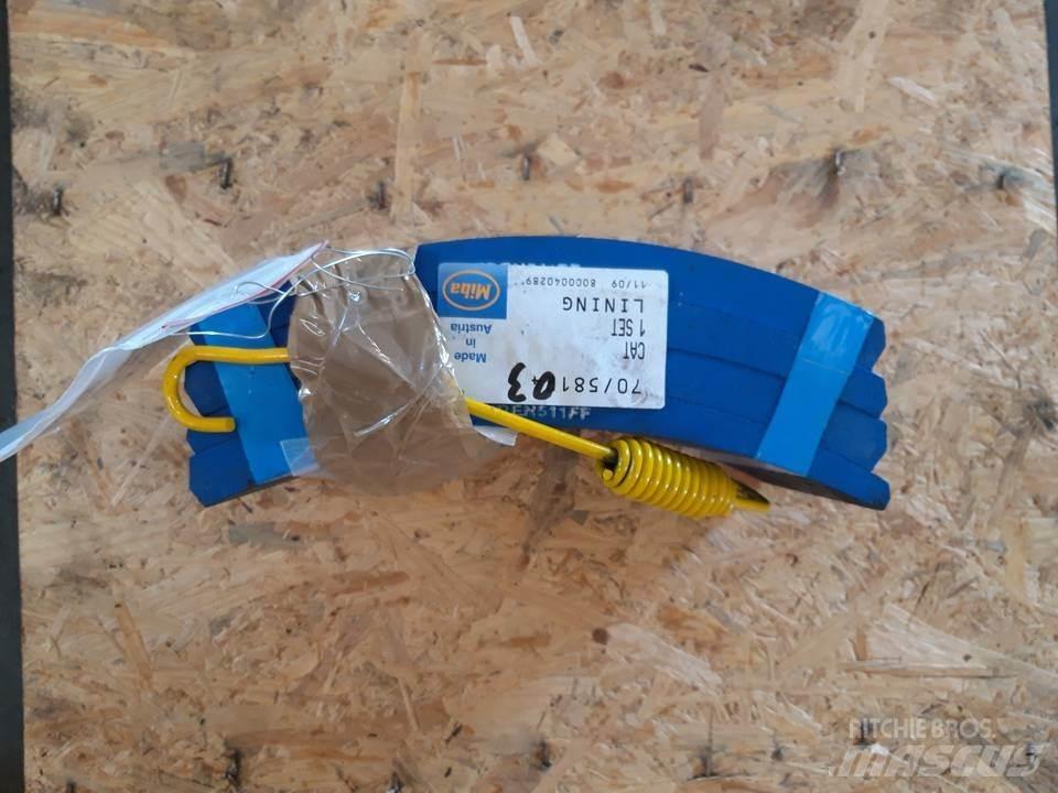 CAT 966D Gosenice