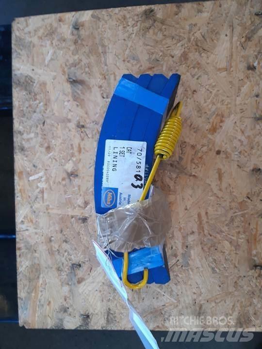 CAT 966D Gosenice