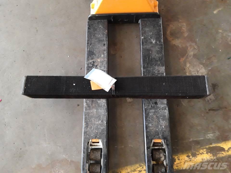 CAT 970F Motorji