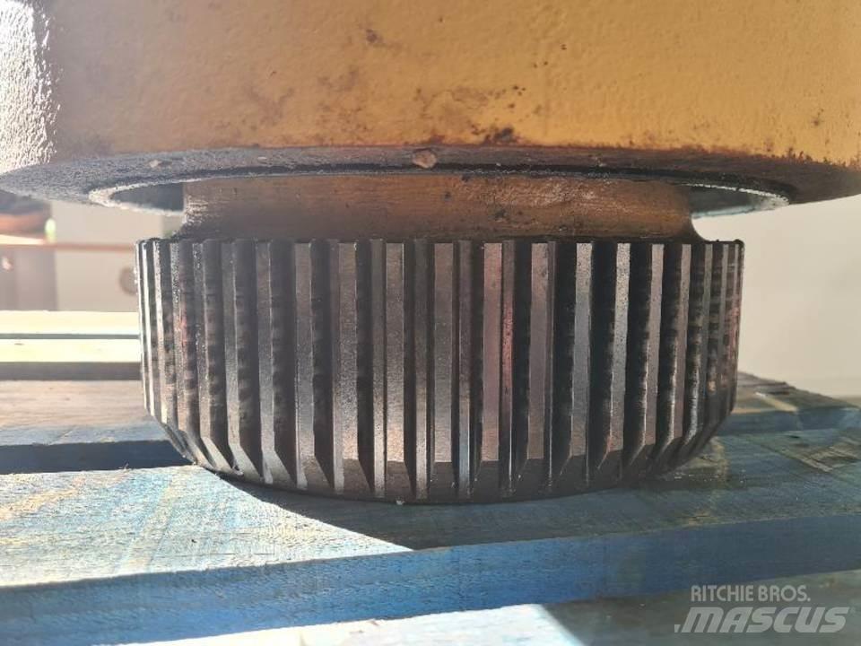 CAT 980F Menjalnik