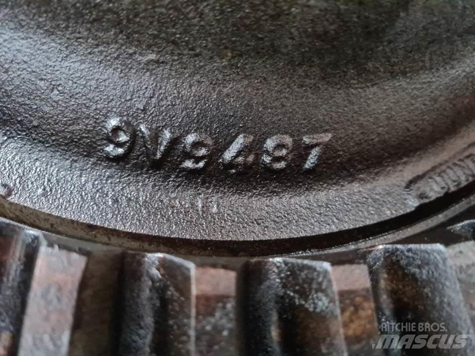 CAT 988B Menjalnik