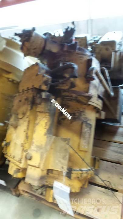 CAT D300B Menjalnik