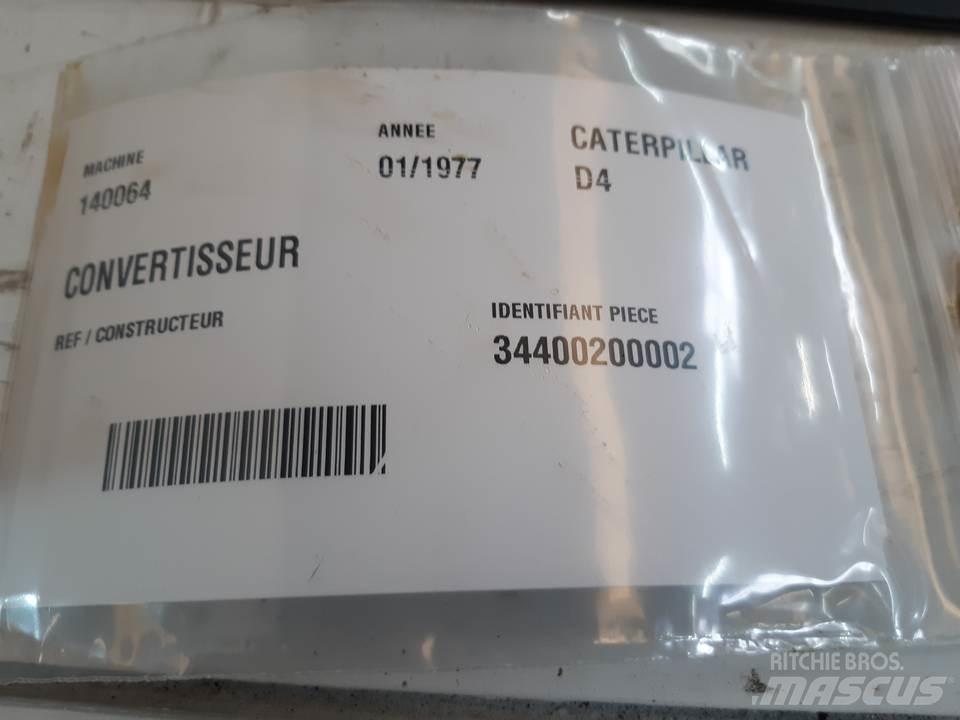 CAT D4 Menjalnik