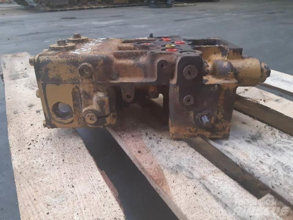 CAT D5H Hidravlika