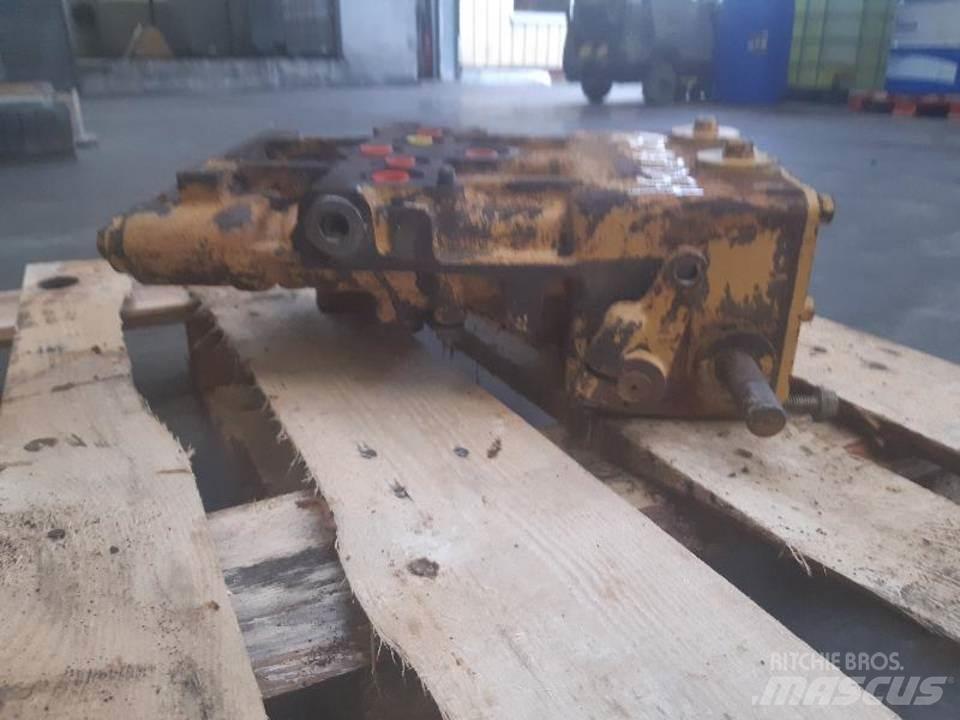 CAT D5H Hidravlika