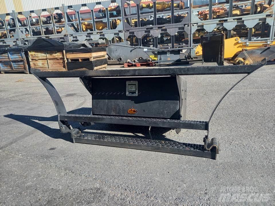 CAT M320F Kabine in notranjost