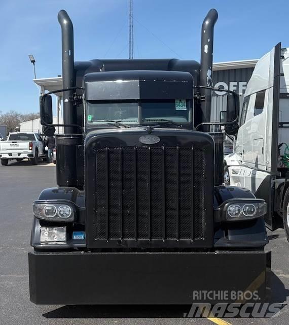 Peterbilt 389 Drugi tovornjaki