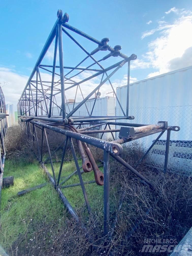 Link-Belt  Boom in dipper roke