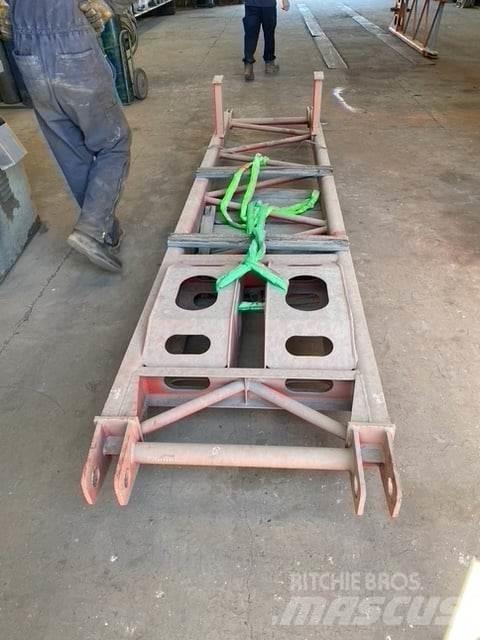 Manitowoc  Boom in dipper roke