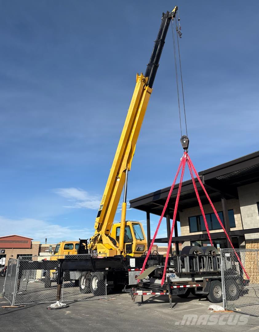 National 1400H Tovornjaki z žerjavom