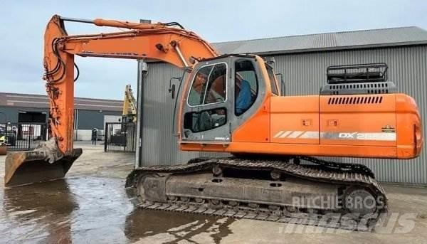 Doosan DX 255 LC Bagri goseničarji
