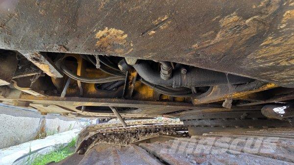 JCB JS 130 LC Bagri goseničarji