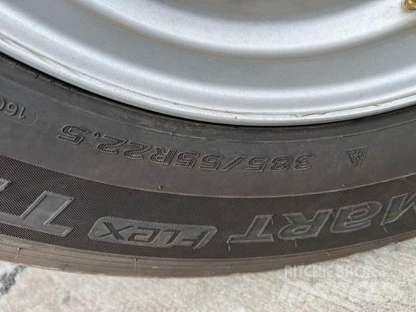  _JINÉ Svan - TCH 24 Plato/keson prikolice