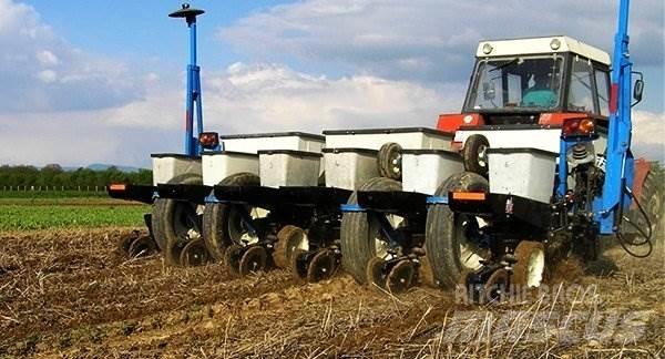  _JINÉ USA) Kinze - 3000 Traktorji