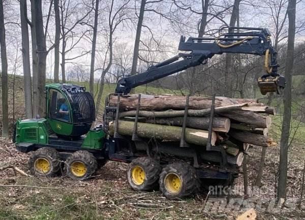 John Deere 1010 E Harvesterji