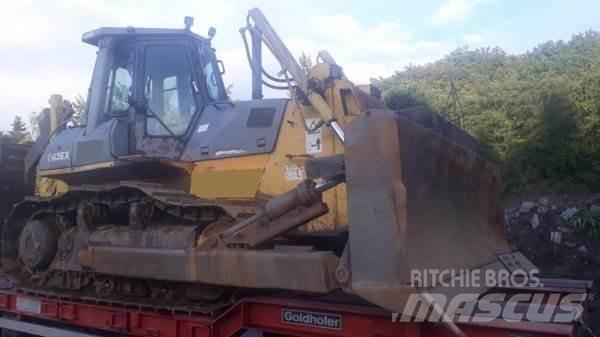 Komatsu D65 EX-12 Buldožerji goseničarji