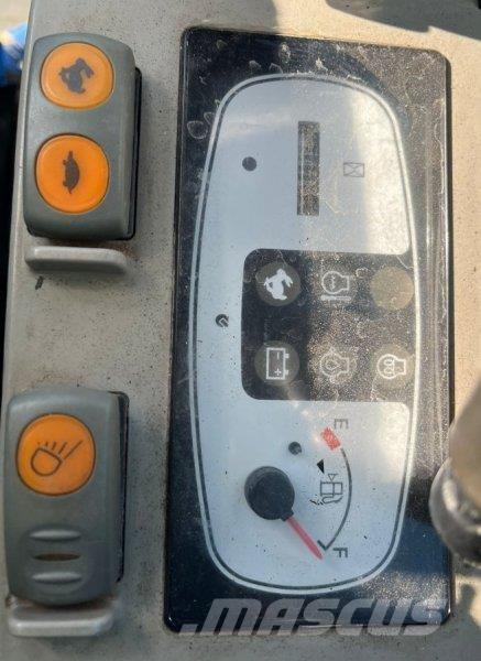 Komatsu PC 16 R-3HS Mini bagri <7t