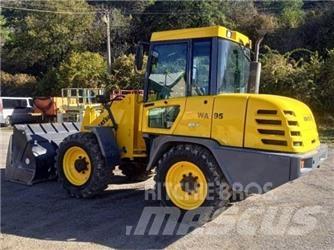 Komatsu WA 95 Kolesni nakladalci