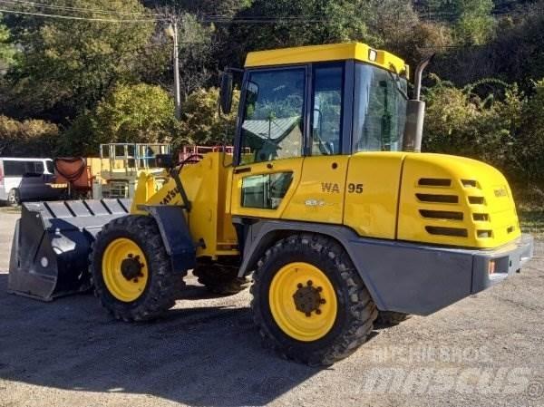Komatsu WA 95 Kolesni nakladalci