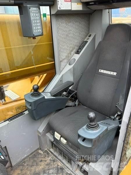Liebherr 1030-2.1 Tovornjaki z žerjavom