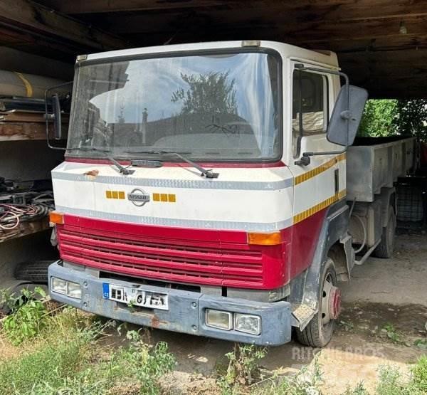 Nissan L351 Kotalni prekucni tovornjaki