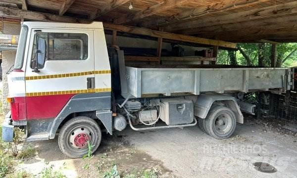 Nissan L351 Kotalni prekucni tovornjaki