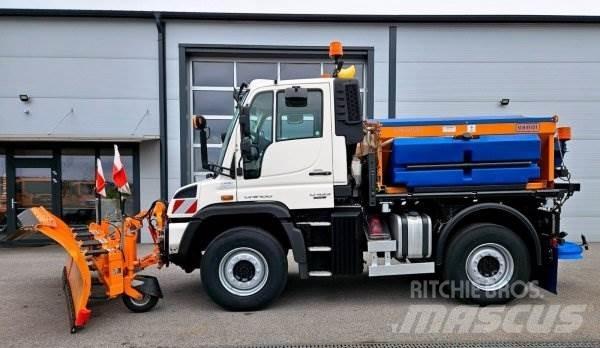 Unimog U 423 Trosilci peska in soli