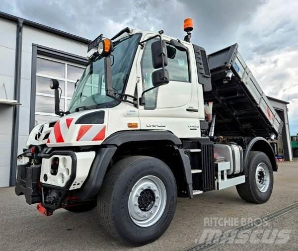 Unimog U 423 Trosilci peska in soli