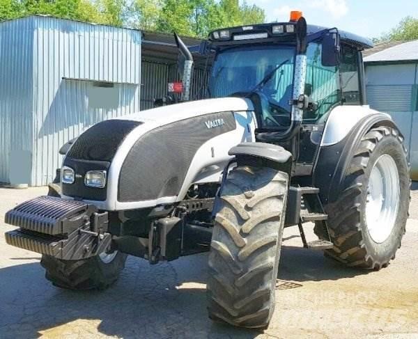 Valtra T190 Traktorji