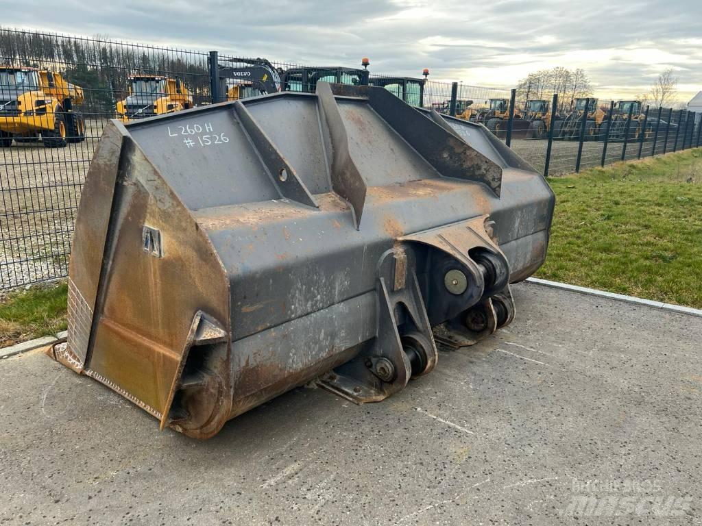 Volvo L 260 H Kolesni nakladalci