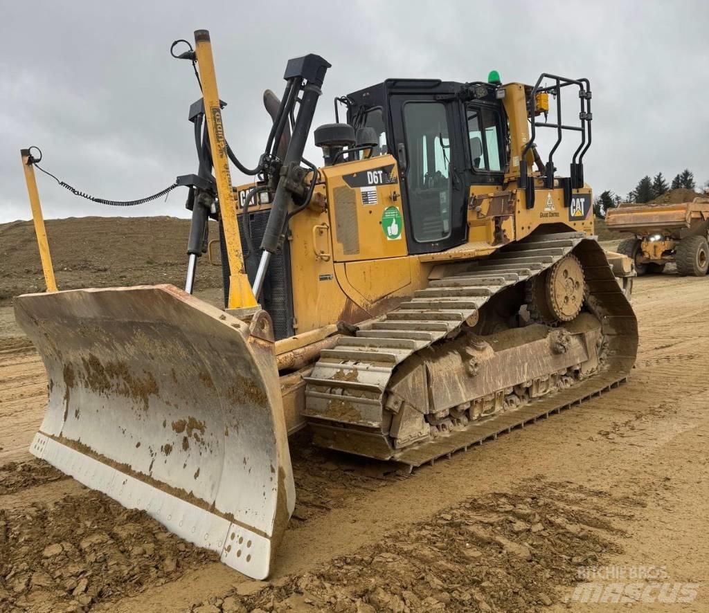 CAT D 6 T LGP Buldožerji goseničarji
