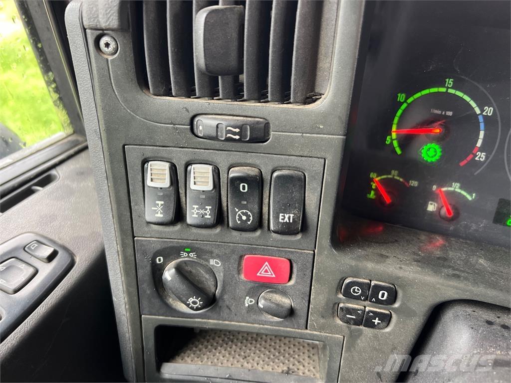 Scania P 380 8X4 Tovornjaki-šasije