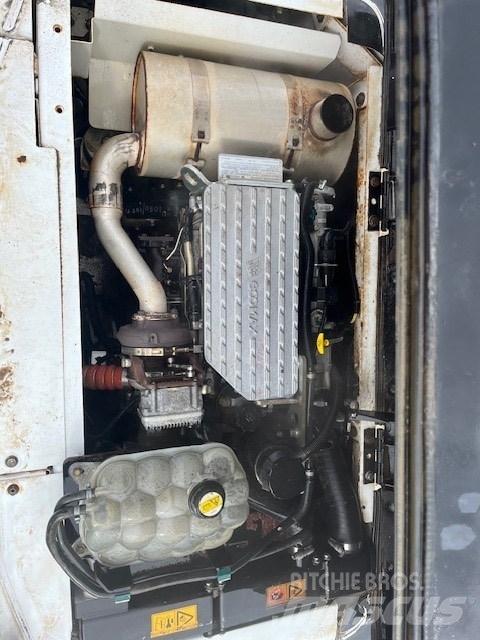 JCB JS145LCD Bagri goseničarji
