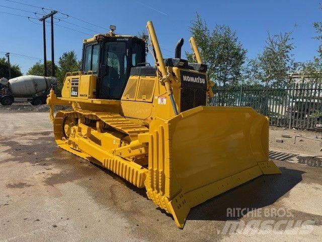 Komatsu D65EX-18 Buldožerji goseničarji